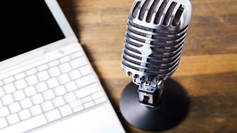 Episode 48: a DIY approach to pitching podcasts